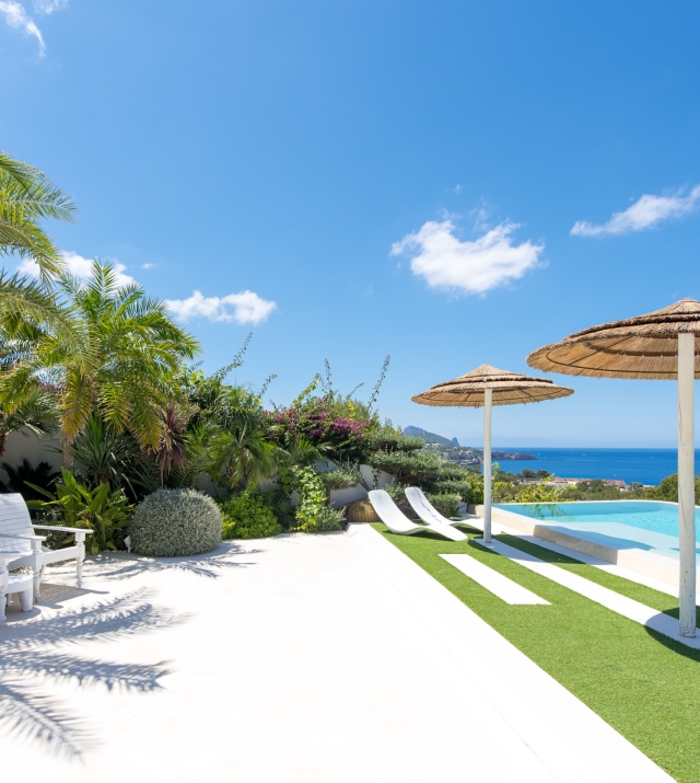 Resa Estates modern villa for sale te koop Cala Tarida Ibiza pool.jpg
